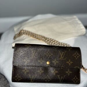 Authentic - Pre-Loved Louis Vuitton Sarah Wallet